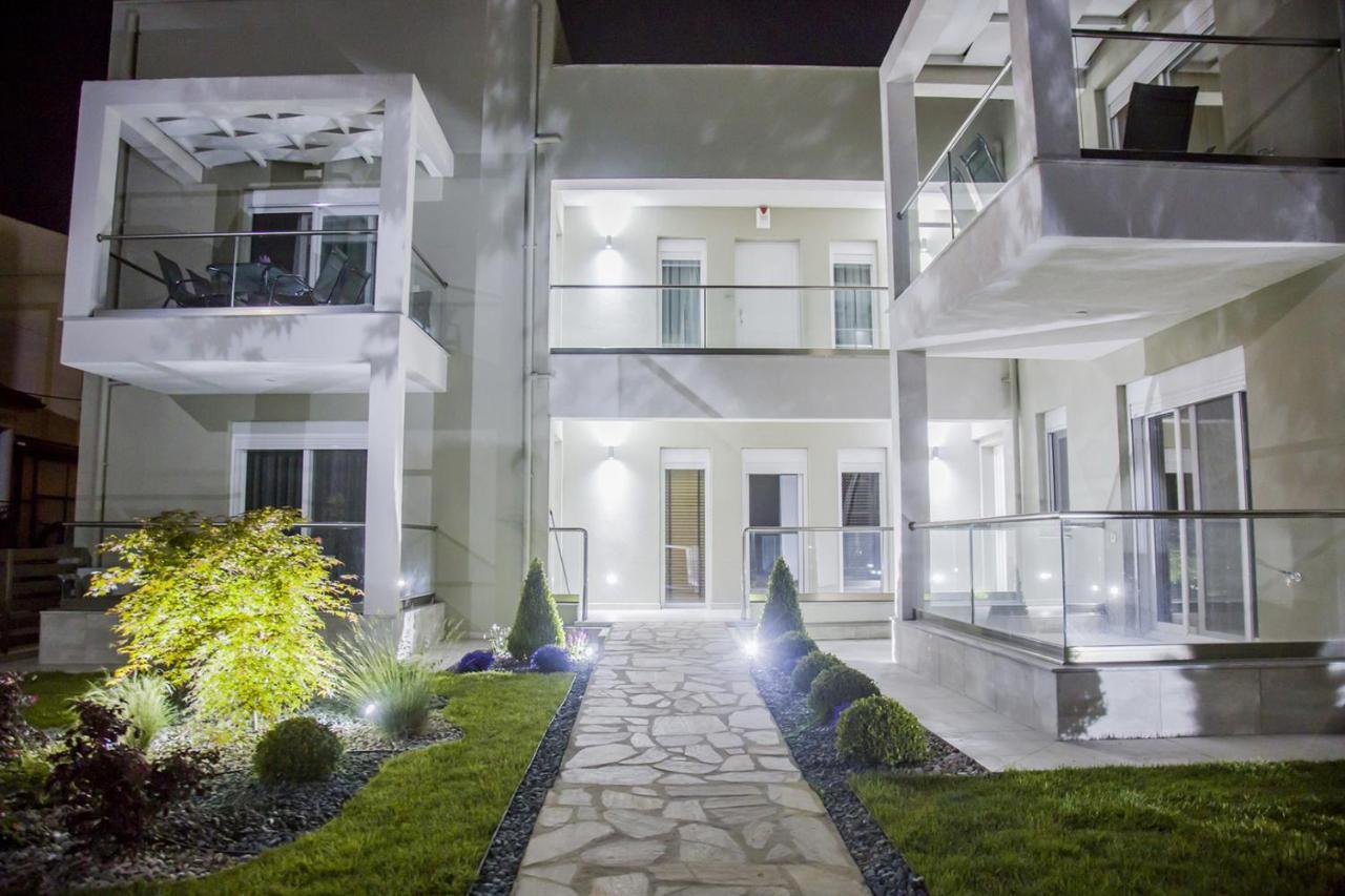 Armonia Resort Ofrínion エクステリア 写真